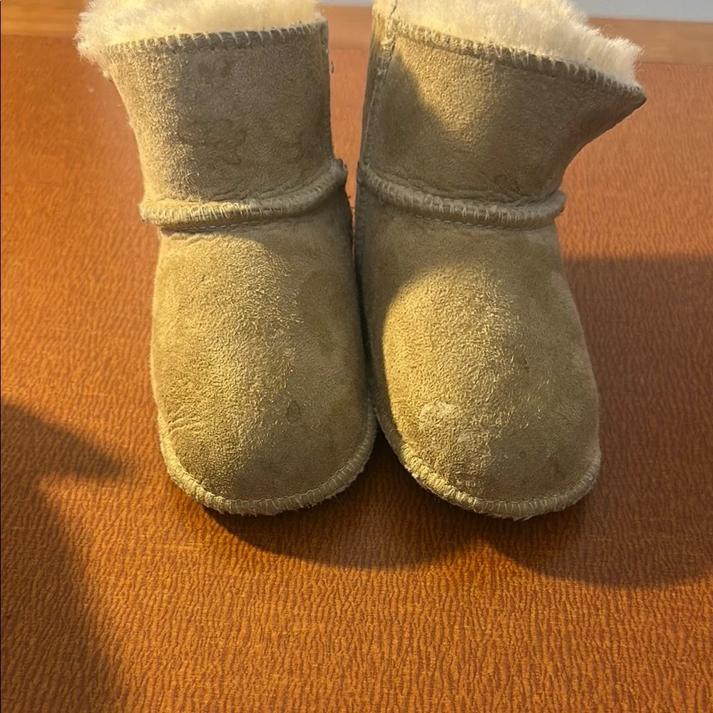 Acorn Cozy Tan Suede‎ Baby Booties